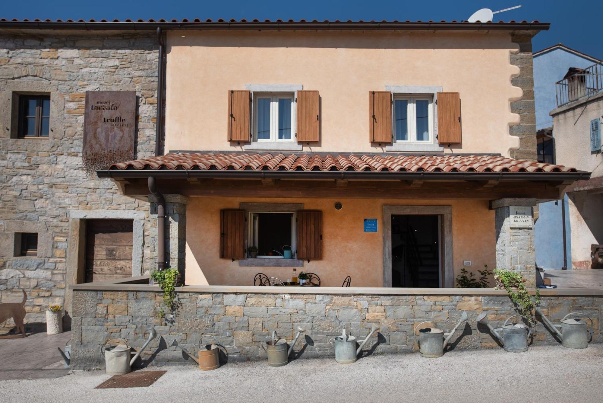 Truffle House Karlic Apartment Бузет Екстериор снимка